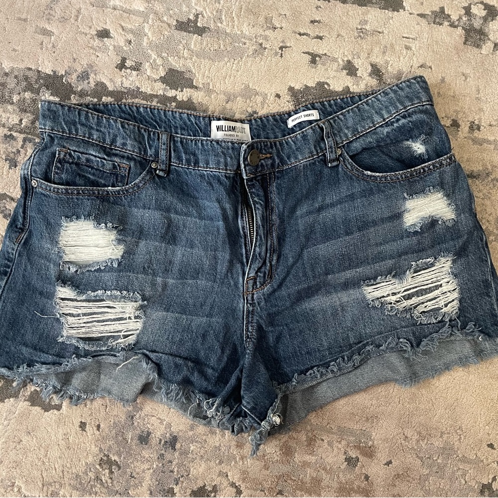 William Rast denim shorts - size 32
